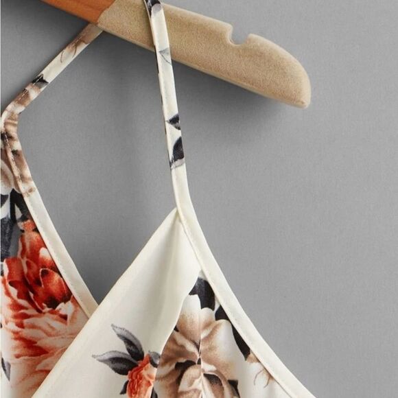 NWOT Shein Curve Floral Halter Top - Picture 15 of 15